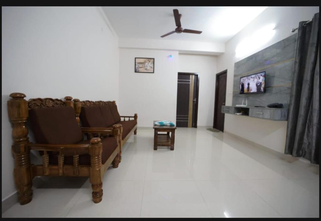 Apartment Cm Service - Near Airport - Pallavaram *